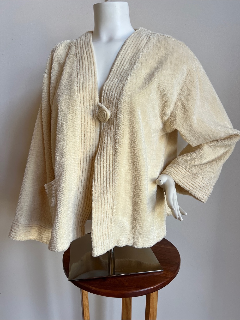stan herman upcycled Cream Textured Open-Front Women's Cardigan with Button